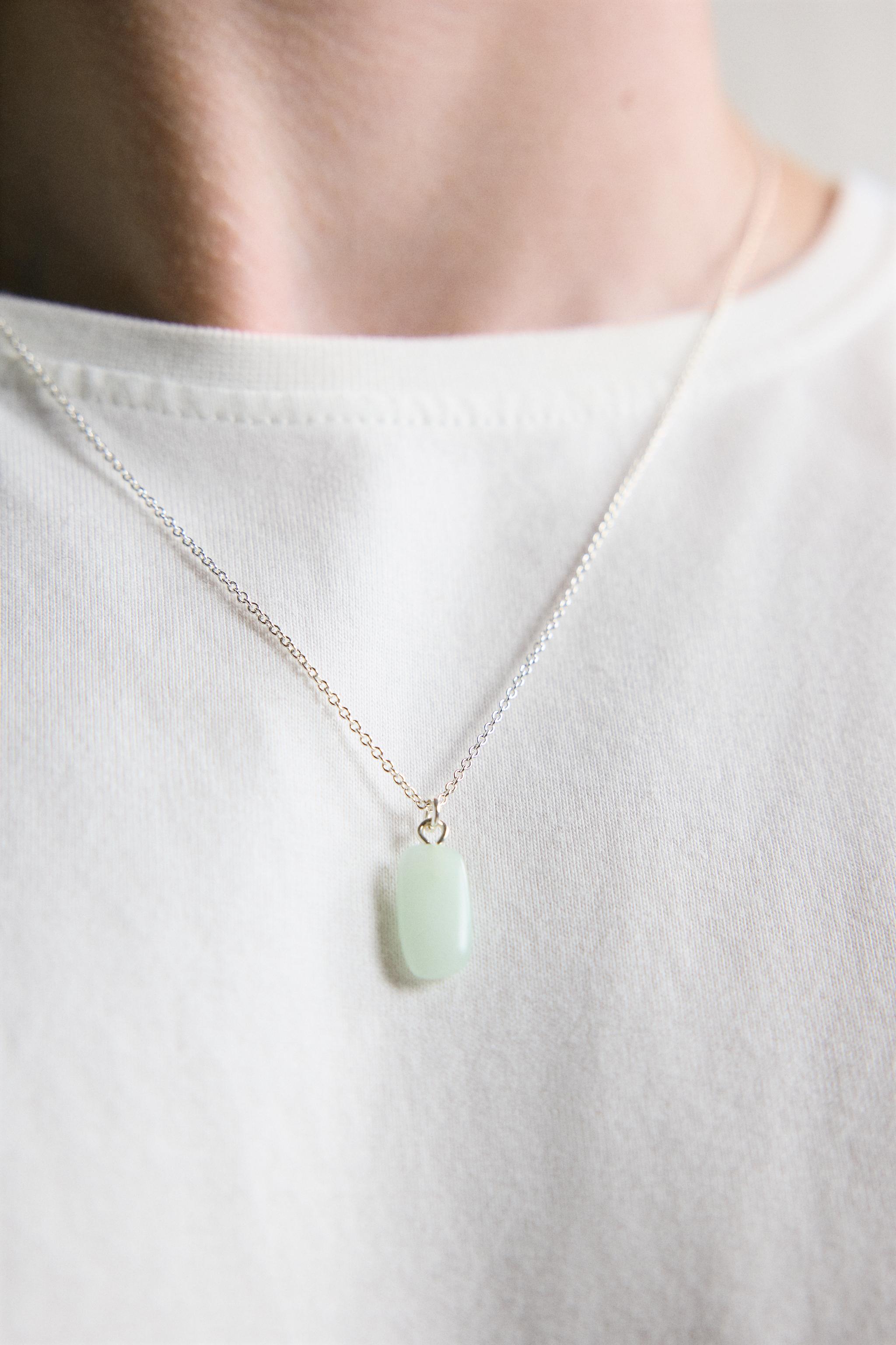 MIXED-STONE PENDANT NECKLACE